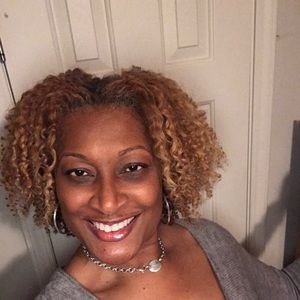 Meet your Posher, Cassandra